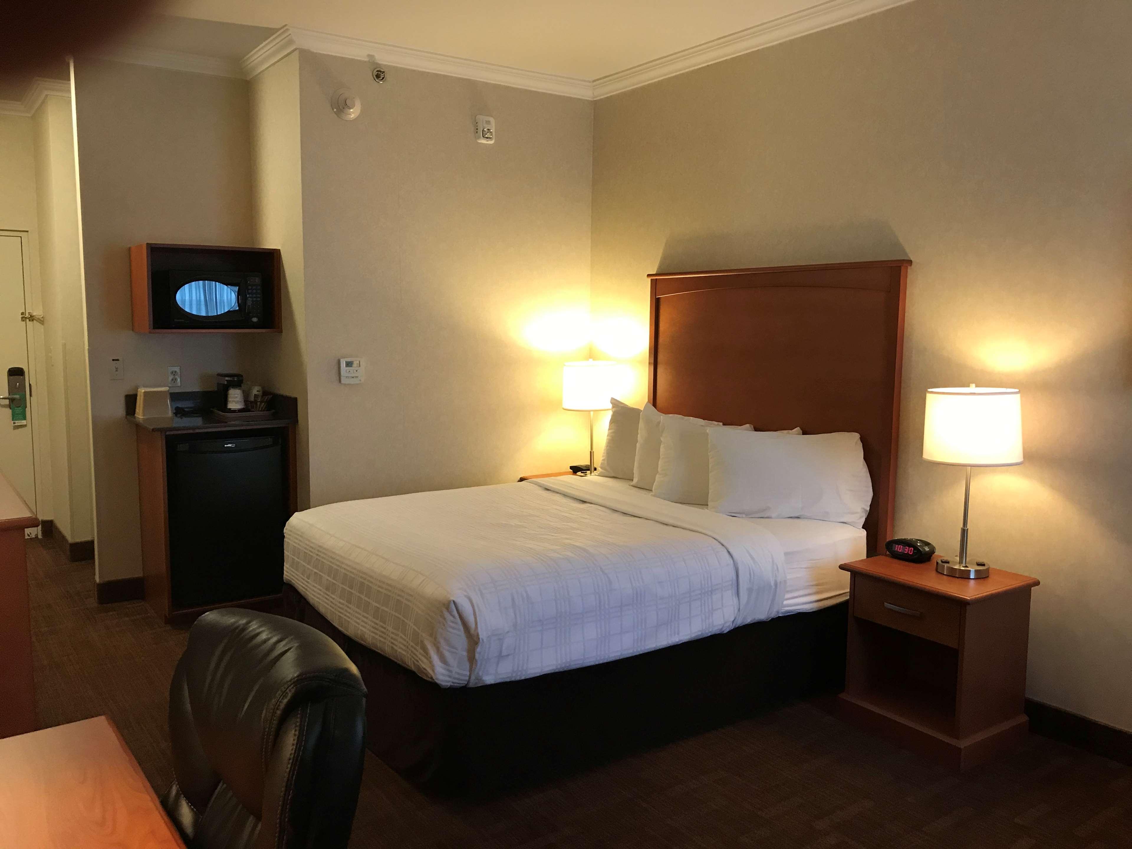 Best Western Thunder Bay Crossroads Экстерьер фото