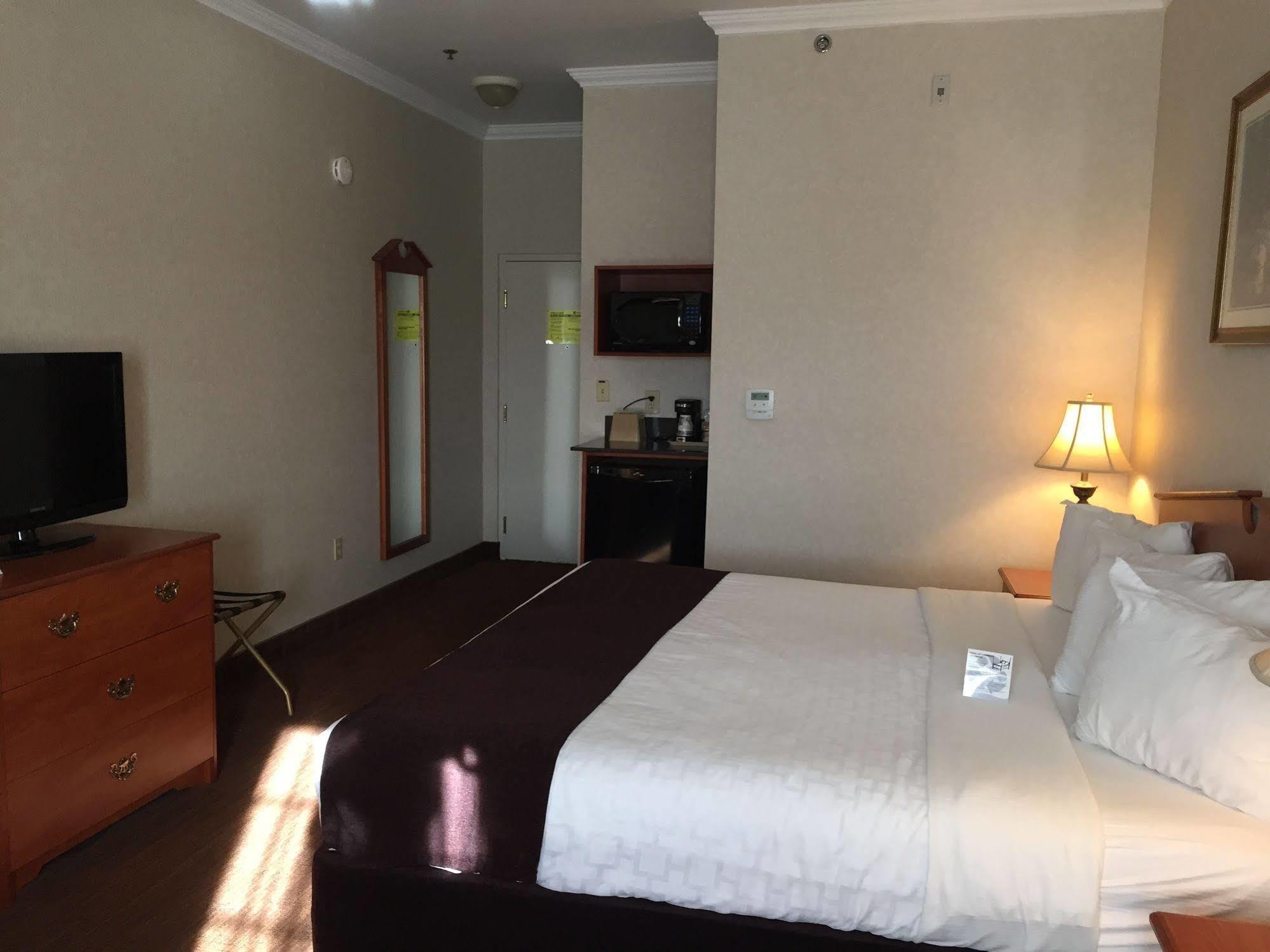 Best Western Thunder Bay Crossroads Экстерьер фото